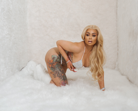 Header of blacchyna