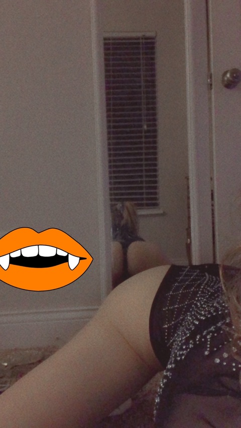 Header of vivianluxxx